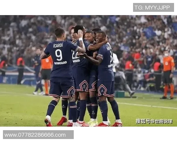 足球明星醉酒事件曝光视频引发热议球迷纷纷评论其行为不当